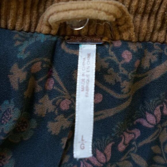 Corduroy Free People Button Up Jacket with a Removable Fur Collar - Picture 9 of 11